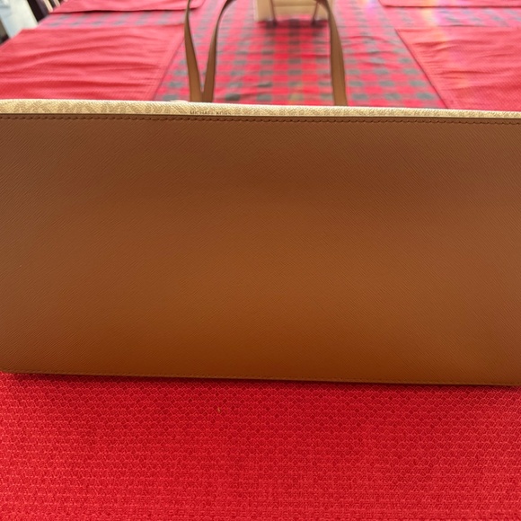 Michael Kors Gilly Large Drawstring travel tote - Picture 6 of 6